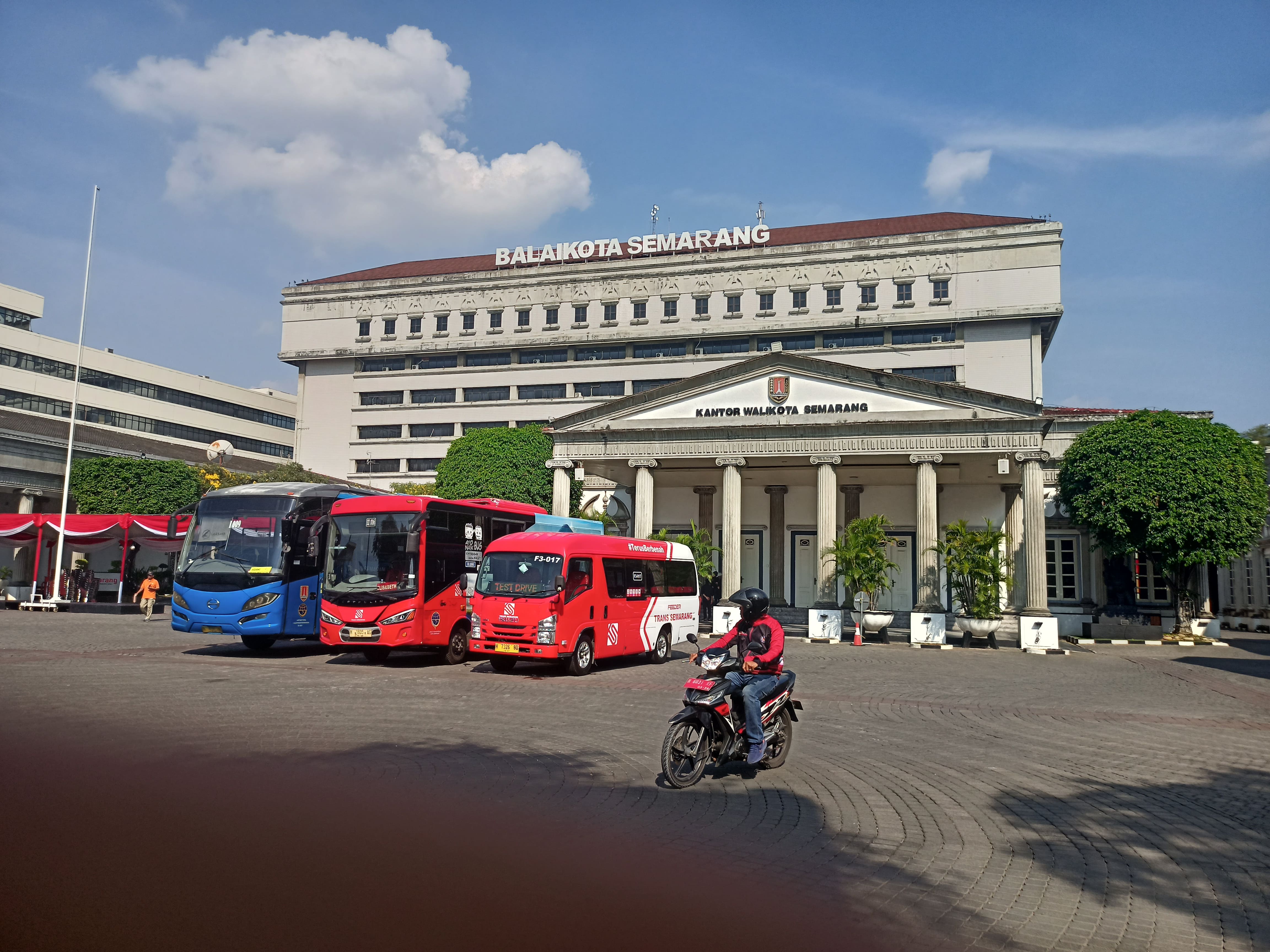 Monitoring Udara Bis TransSemarang & GoJek Kota Semarang, BRIN