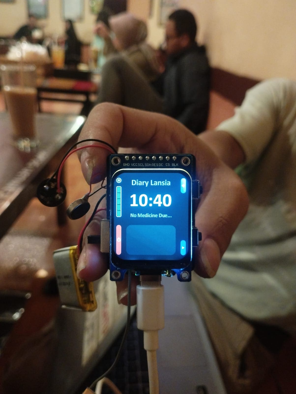 DILAN, Diary Lansia Smart Watch Pengingat Obat